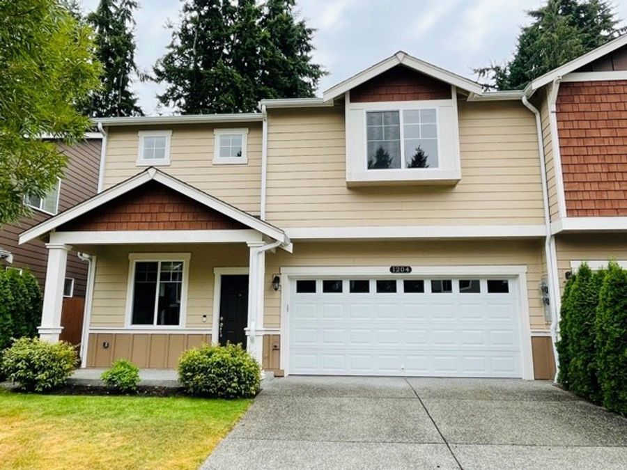Foto principal - 1204 120th St SE