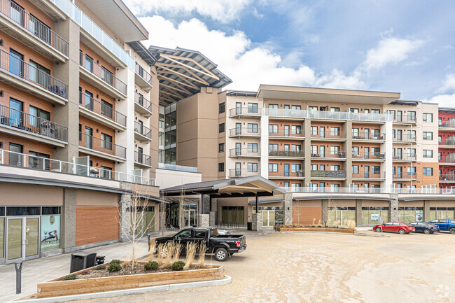 Building Photo - Lakeview at Bellevue Village