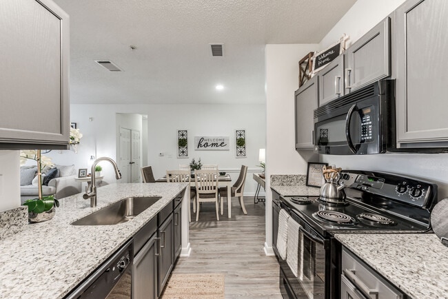 Building Photo - Luxury Living in Spring! 2/2 Apt ~