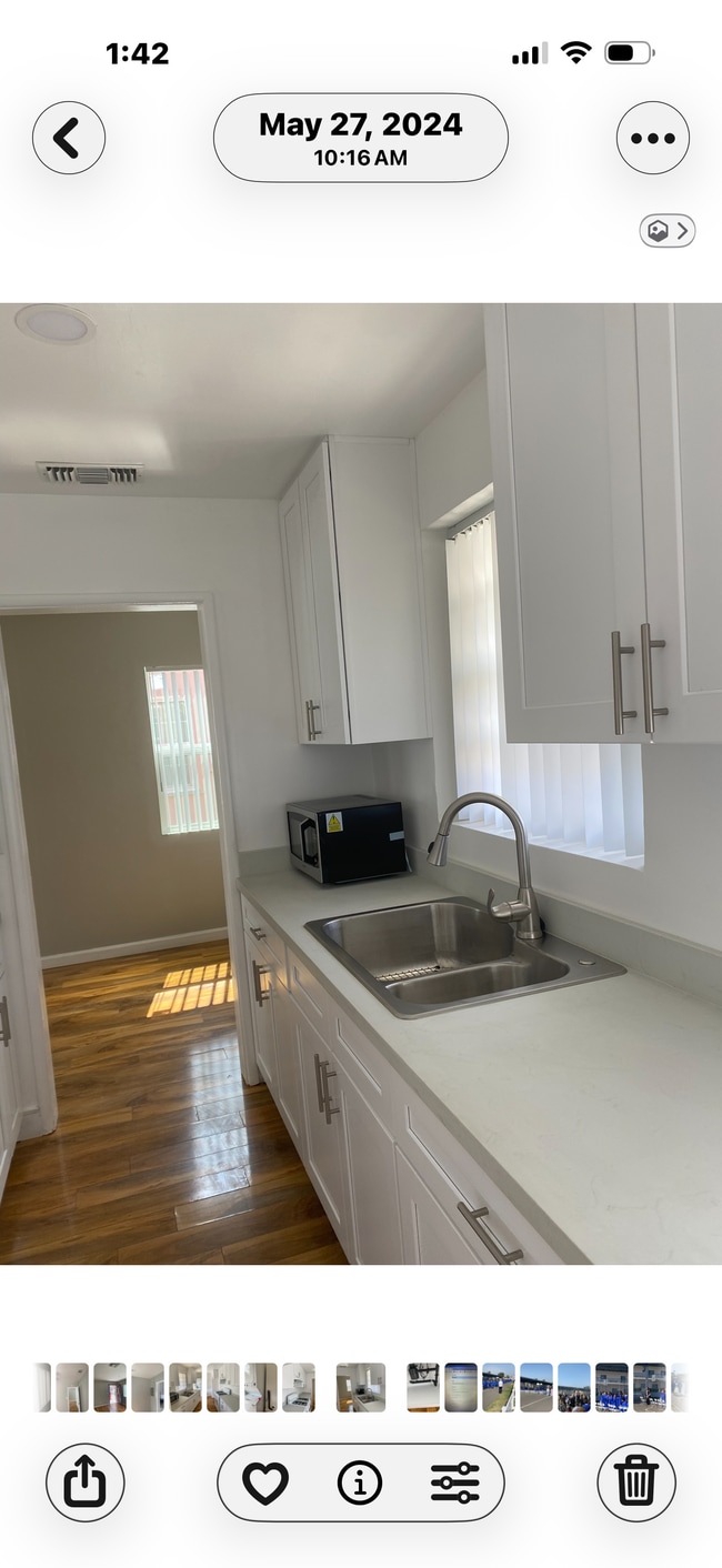 Foto del edificio - 1208 E Lexington Dr