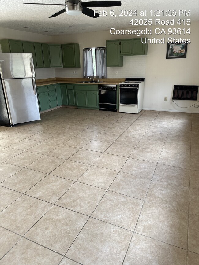 Building Photo - 42025 Rd 415