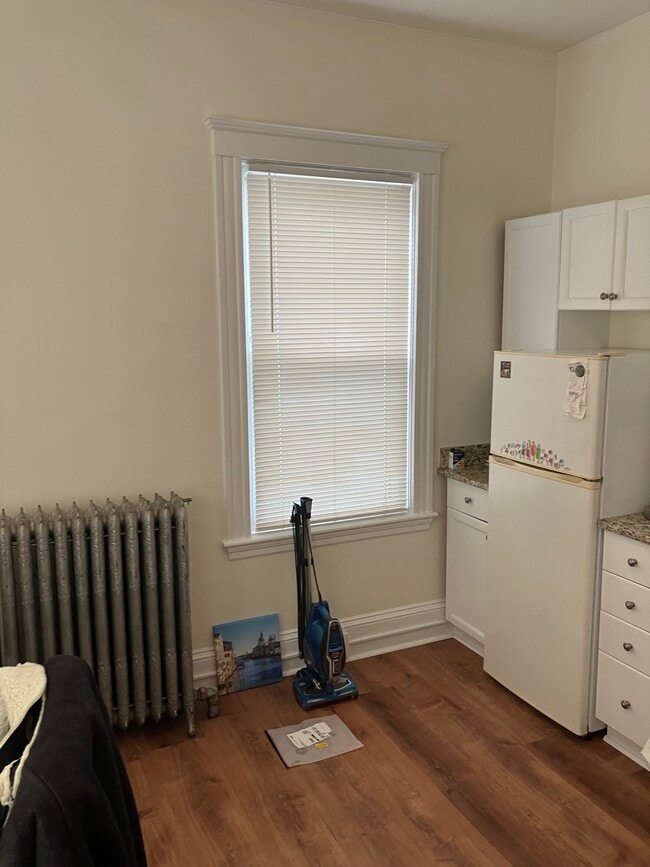 Building Photo - 145 Highland Ave