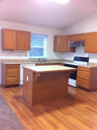 Primary Photo - 12624 SE Oatfield Rd