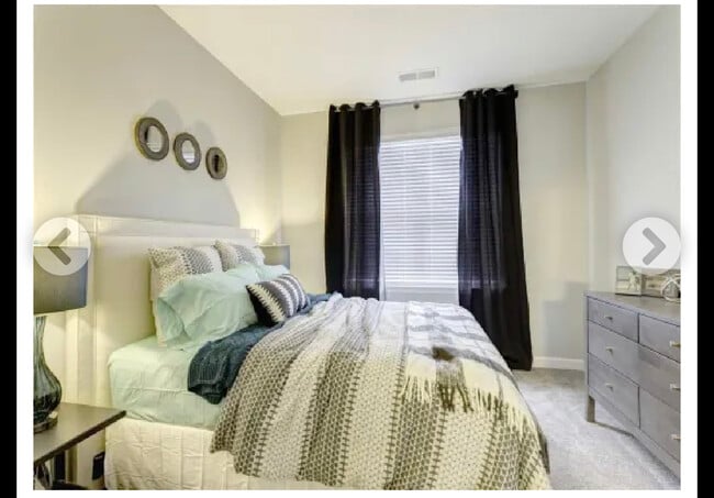 Spacious 1 bedroom - 900 Brittany Park Dr