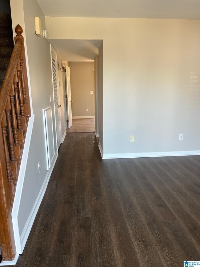 Building Photo - 5040 Cheshire Ct