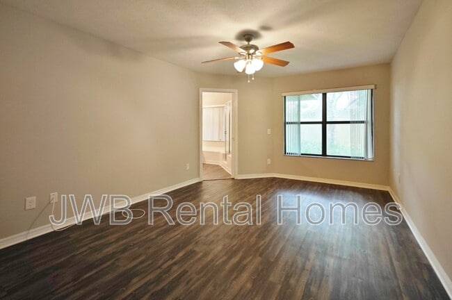 Building Photo - 3208 Turtle Creek Rd