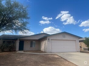 Building Photo - 9721 E Bennett Dr