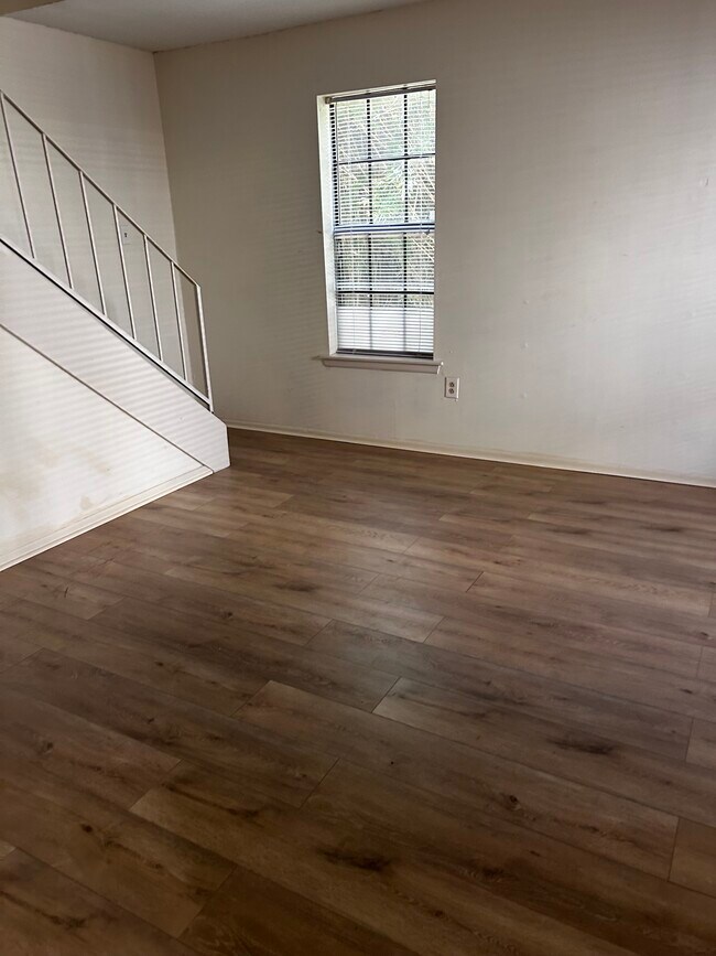 Building Photo - 4342 Rue de Belle Maison
