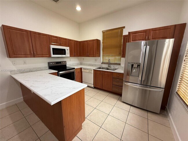 Building Photo - 634 SW 147th Ave