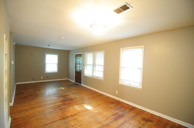 Foto del edificio - 4110 Broyles Ave SW