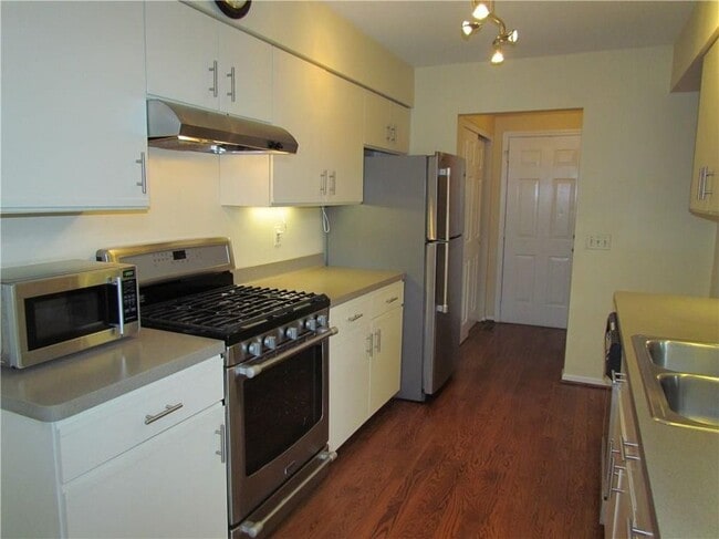 kitchen - 16 Montreal Pl