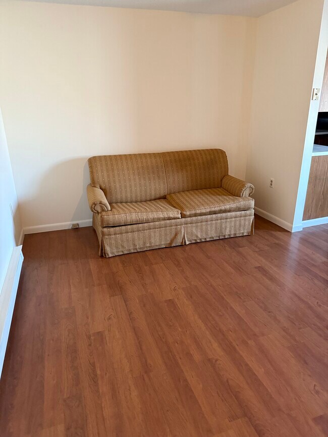 Área de estar - 926 Washington Blvd