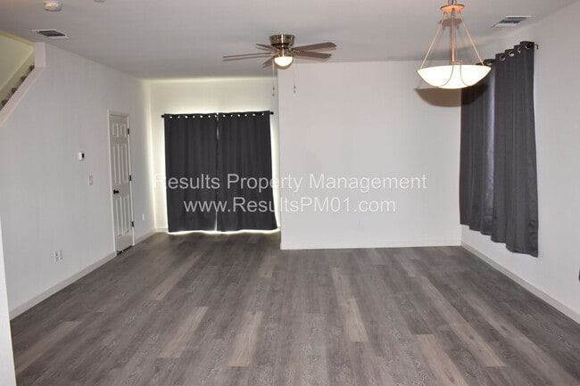 Building Photo - Stunning 4 Bedroom Home in Winding Meadow Village