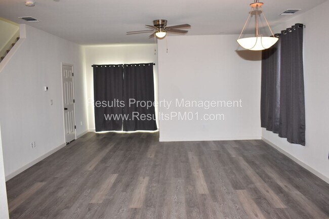 Foto del edificio - Stunning 4 Bedroom Home in Winding Meadow Village