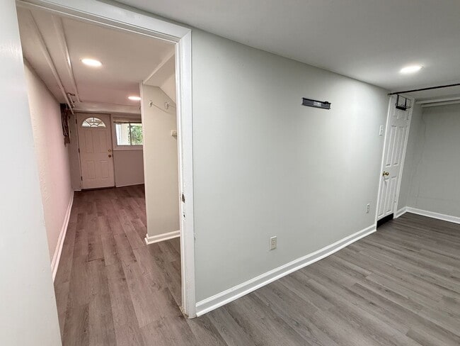 Building Photo - Private Lower-Level Living Space Near Georgetown