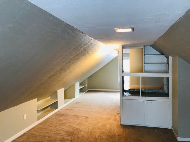 Foto del edificio - 4234 Elliot Ave