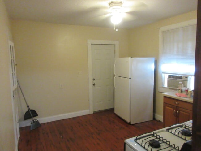 Building Photo - 918 Mehle St