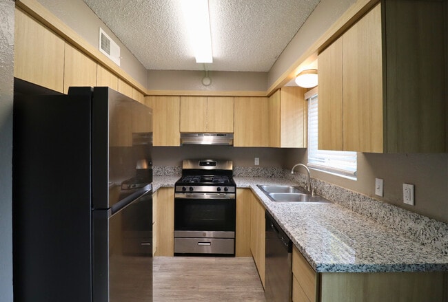 Building Photo - Villas Las Naranjas