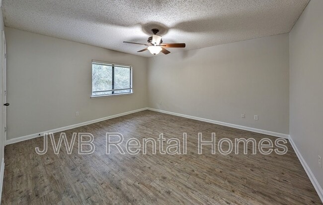 Building Photo - 4817 Playschool Dr