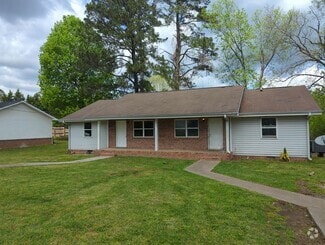Building Photo - 716 Salem Rd