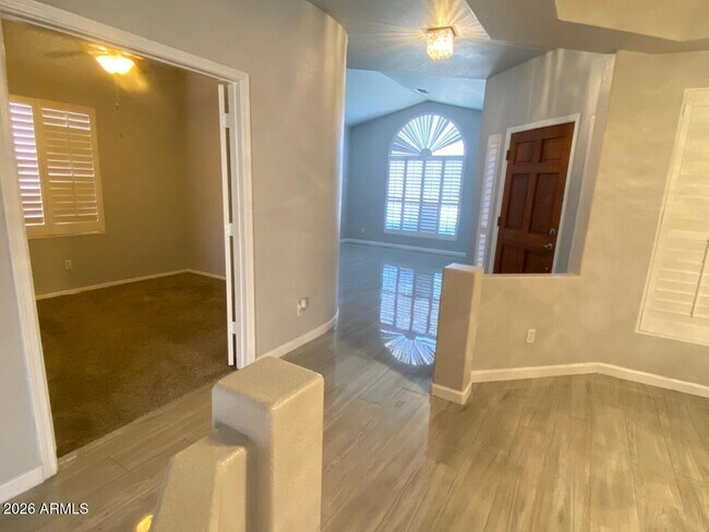 Building Photo - 3358 E Wickieup Ln