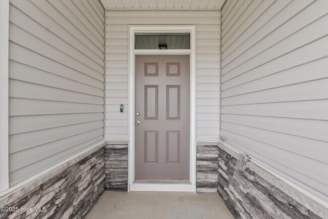 Foto del edificio - 570 Tullimore Ln