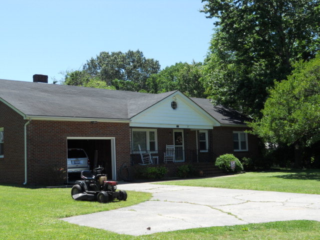Primary Photo - 103 Main St