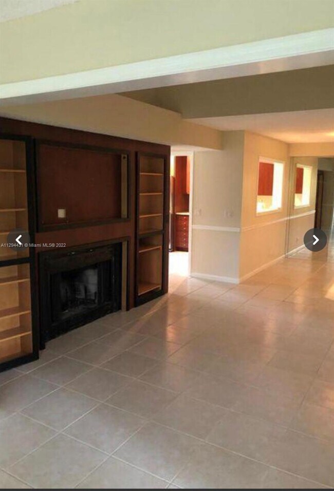 Foto del edificio - 5063 Heatherhill Ln
