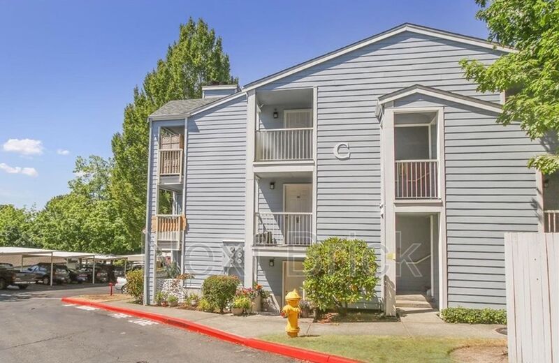 Photo - 975 Aberdeen Ave NE C303