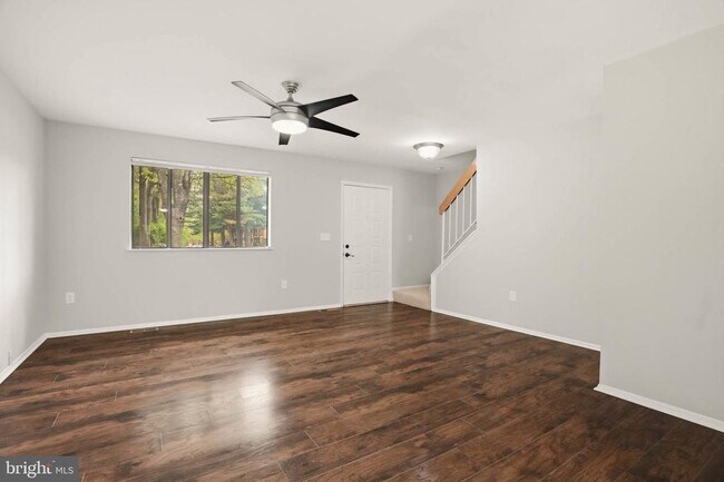 Foto del edificio - 1382 Almond Dr