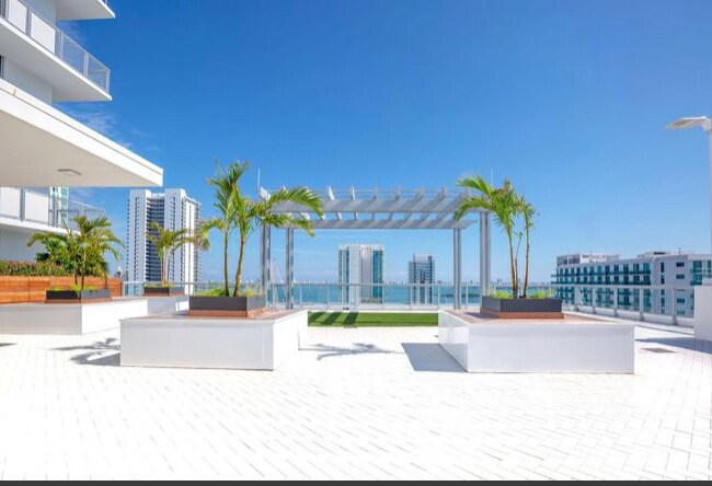 Foto principal - 2200 Biscayne Blvd