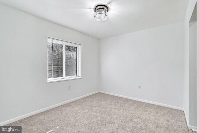 Building Photo - 1429 Northgate Square