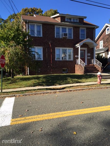 Primary Photo - 455 Davison St