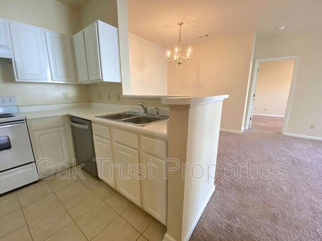 Building Photo - 1600 Long Grove Dr