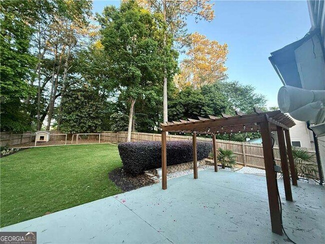 Building Photo - 9695 N Pond Cir