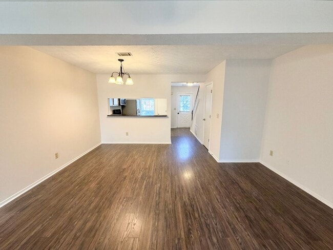 Foto del edificio - Gorgeous Doraville 2 Bed-2.5 Bath Townhouse, Roommate Floor plan!