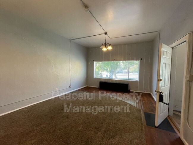 Building Photo - 347 S 800 E