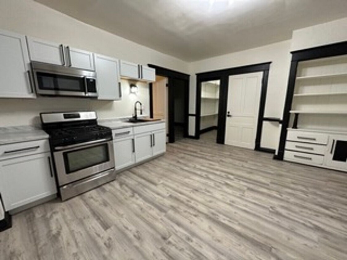Foto principal - 633 W Chambers St