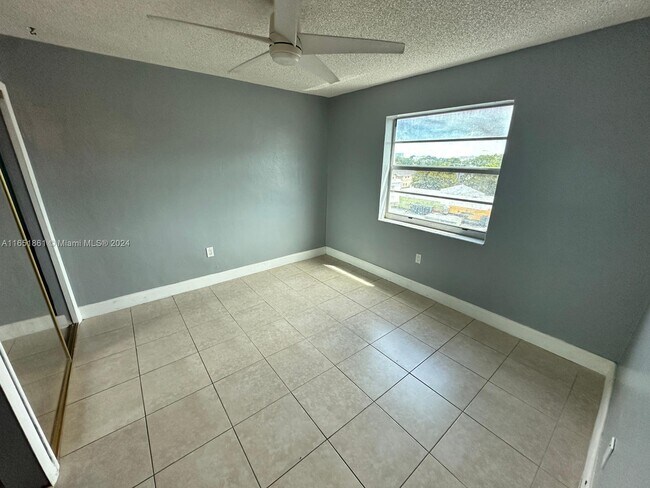 Foto del edificio - 1620 SW 1st St