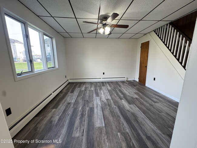 Building Photo - 913 S Webster Ave