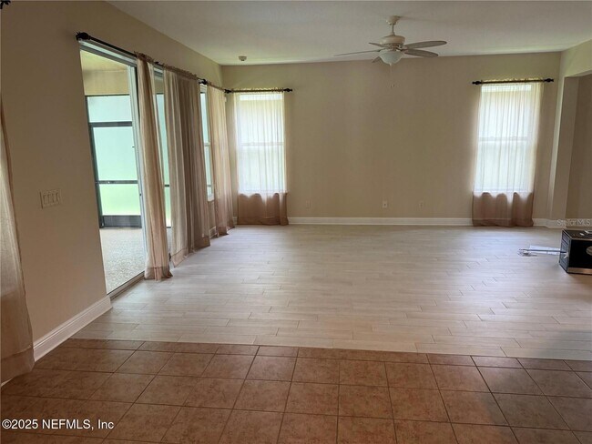 Foto del edificio - 7530 Colbury Ave