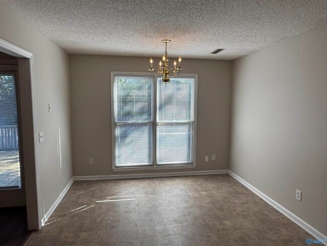 Foto del edificio - 213 Shadowbrook Ln NE