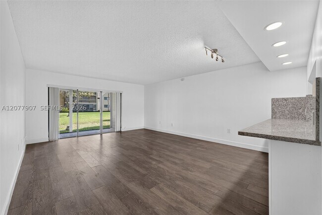 Foto del edificio - 8415 SW 107th Ave