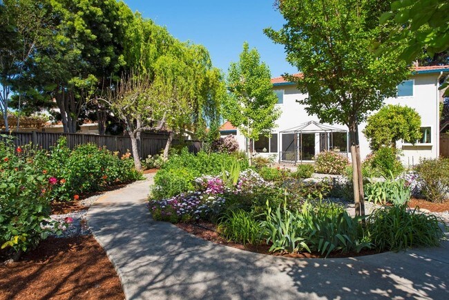 patio interior - 600 Calpella Dr
