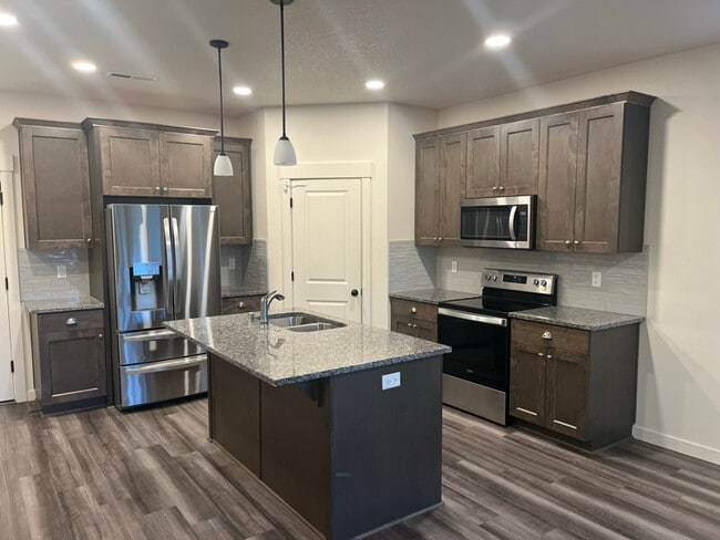 Building Photo - 7327 S 13th St