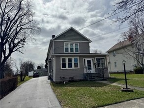 Building Photo - 211 Roe Ave