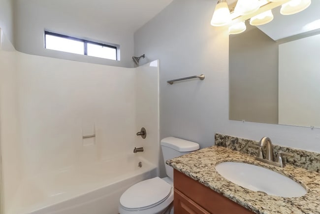 Foto del edificio - 3038 E Dahlia Dr