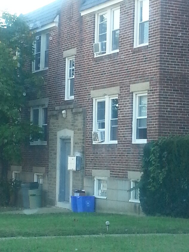 390 E. Upsal - 390 E Upsal St