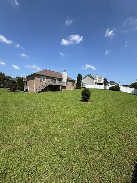 Foto del edificio - 321 Greenspoint Ct
