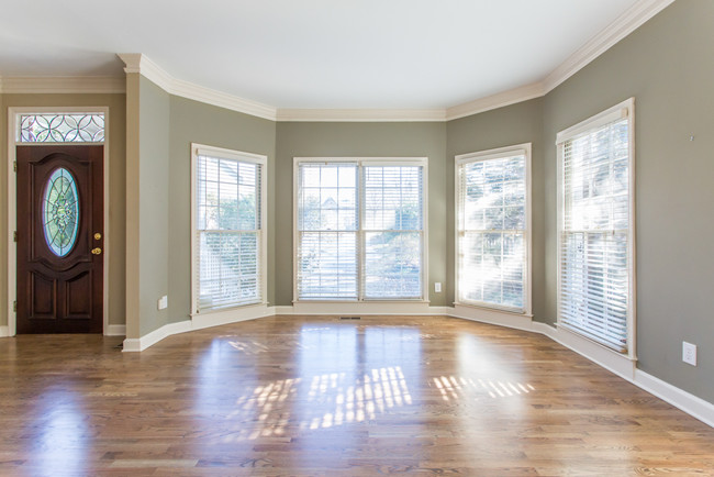 Building Photo - 123 Candler Oaks Ln